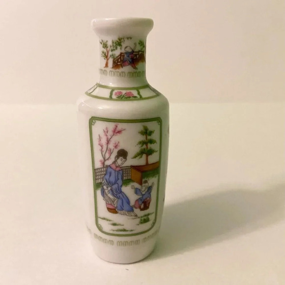 Vintage 1980 Franklin Mint Miniature Doll House Vase Geisha Butterfly Japan - Picture 9 of 9